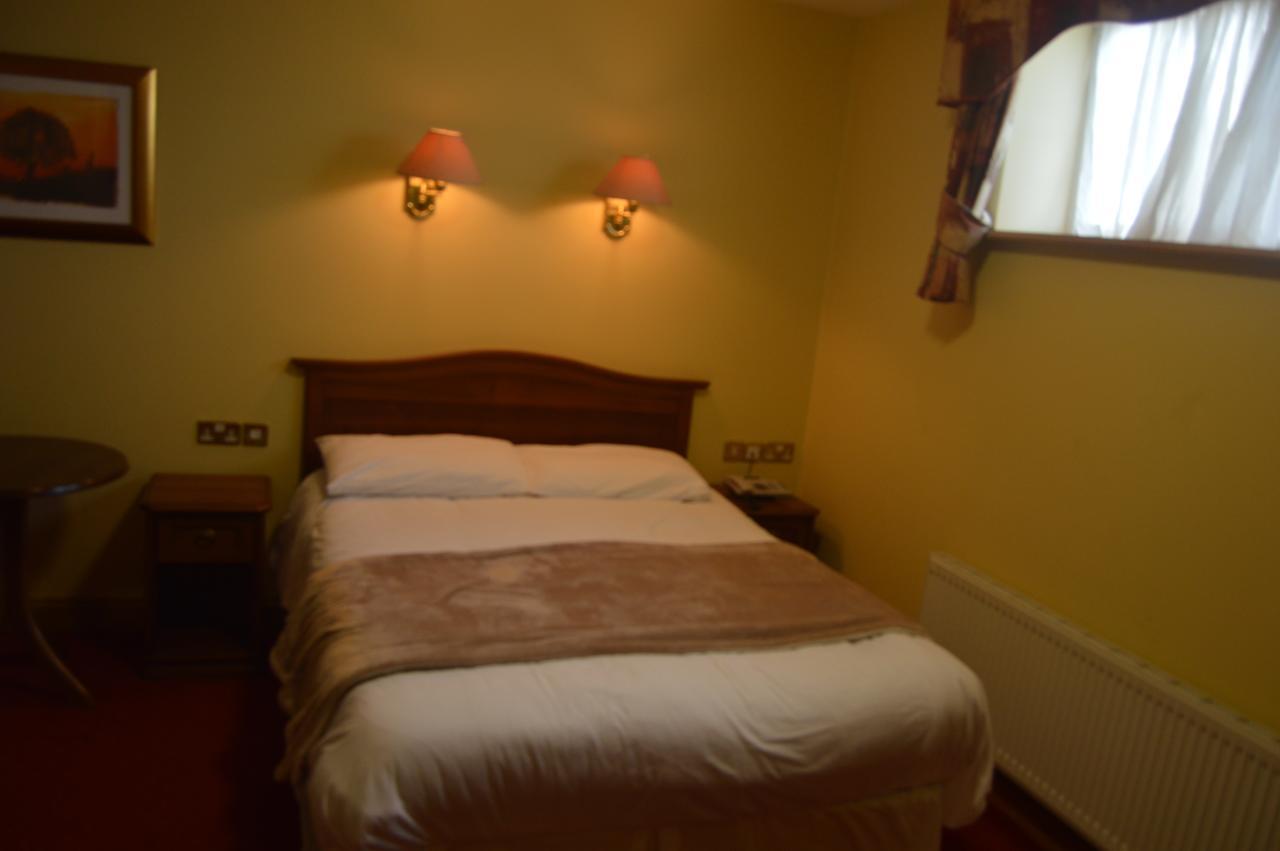 The Anglers Rest Hotel Headford Exteriör bild